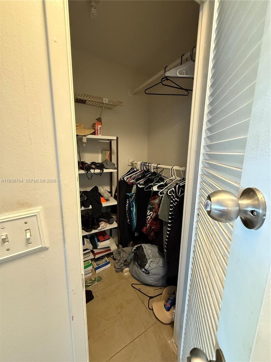 FAIRWAYS CO-OP · #302 in Hallandale Beach - Photo 14