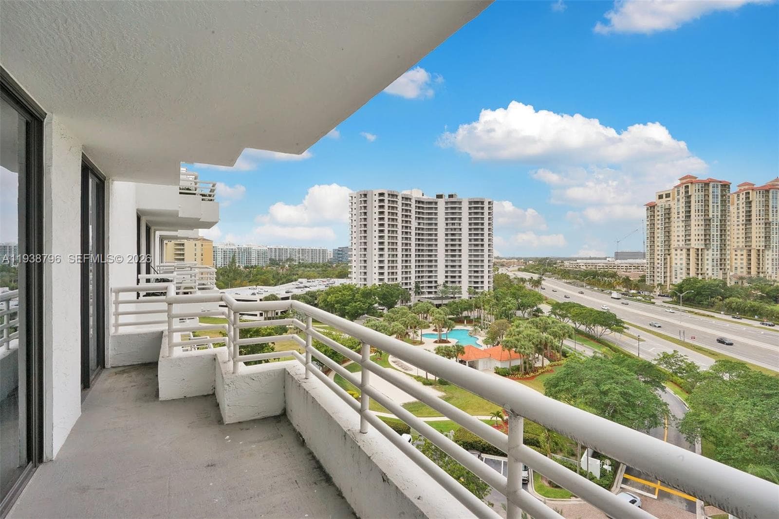 PARC CENTRAL AVENTURA EAS · #1003 in Aventura - Photo 17