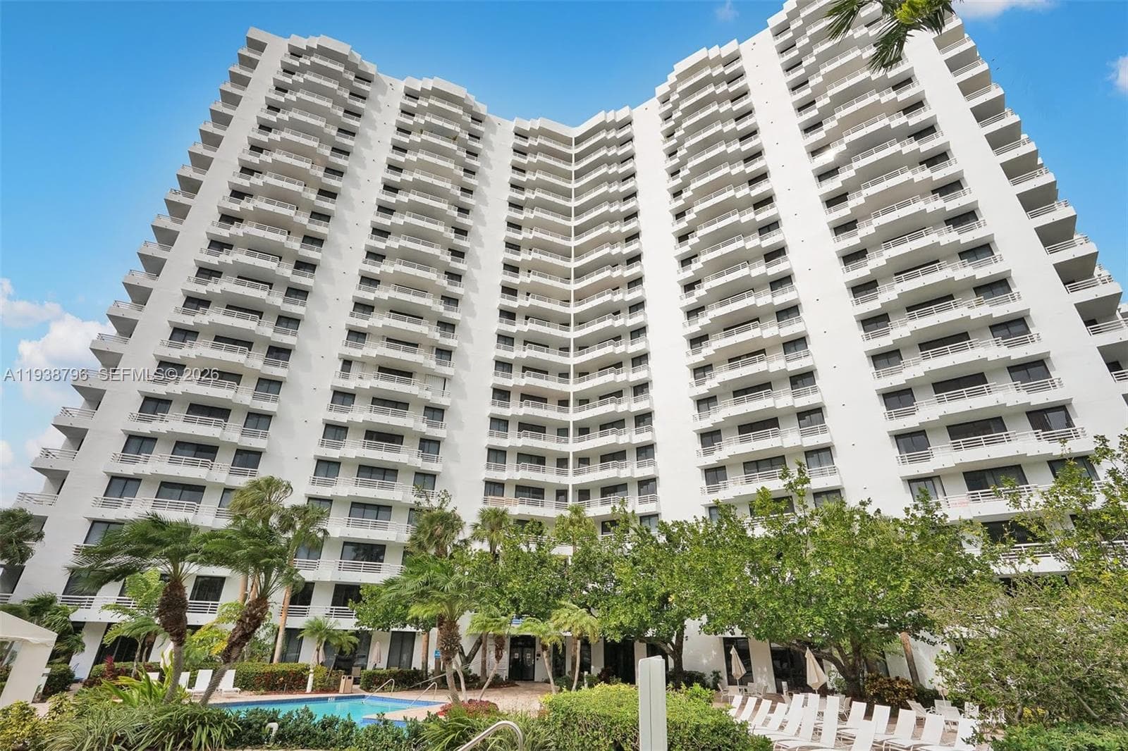 PARC CENTRAL AVENTURA EAS · #1003 in Aventura - Photo 24