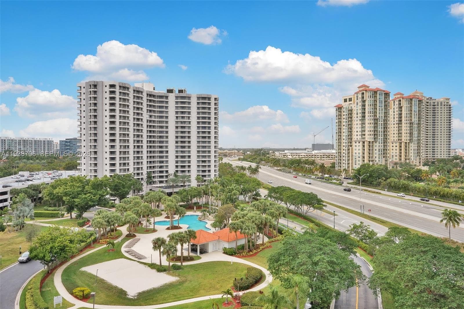 PARC CENTRAL AVENTURA EAS · #1003 in Aventura - Photo 15