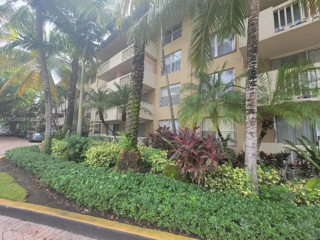 BAYVIEW PALMS · #115 in North Miami - Photo 3