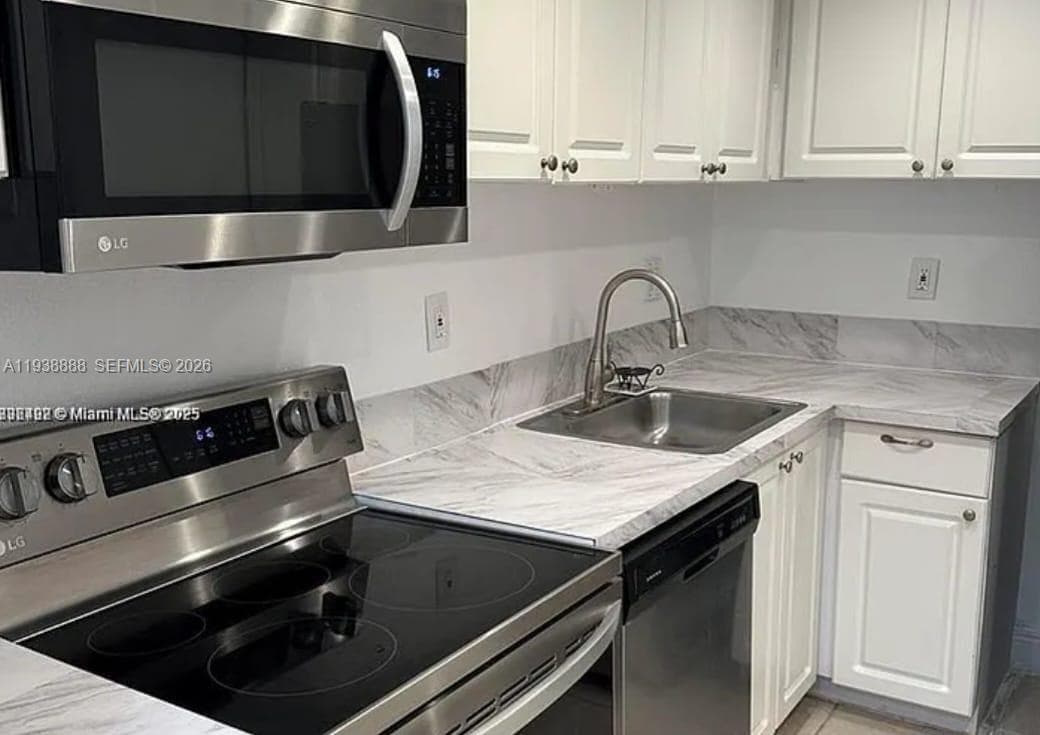 BAYVIEW PALMS · #115 in North Miami - Photo 8