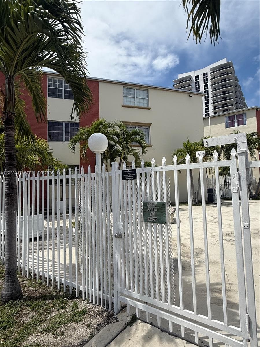 NO BAY WHITE HOUSE NO 2 C · #B107 in North Bay Village - Photo 2