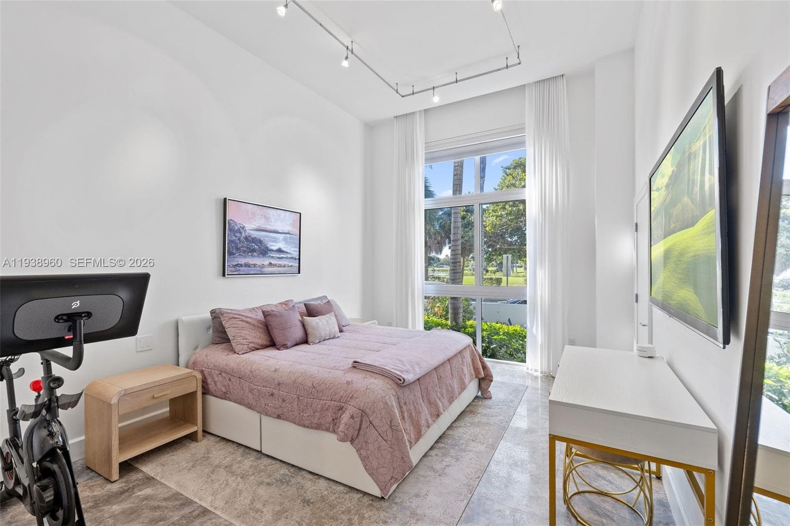 THE MERIDIAN CONDO · #107 in Miami Beach - Photo 17