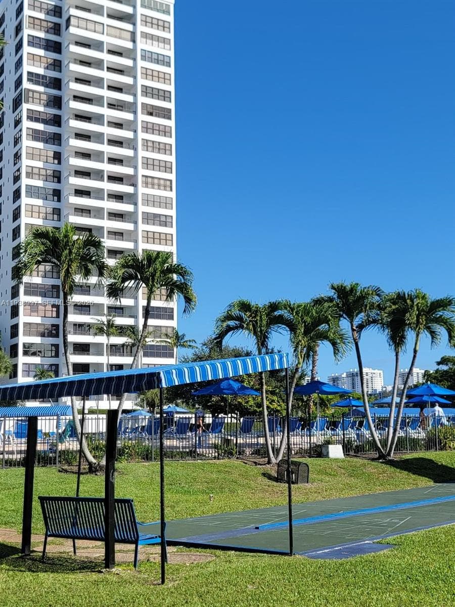 The Olympus Condo · #709 in Hallandale Beach - Photo 10