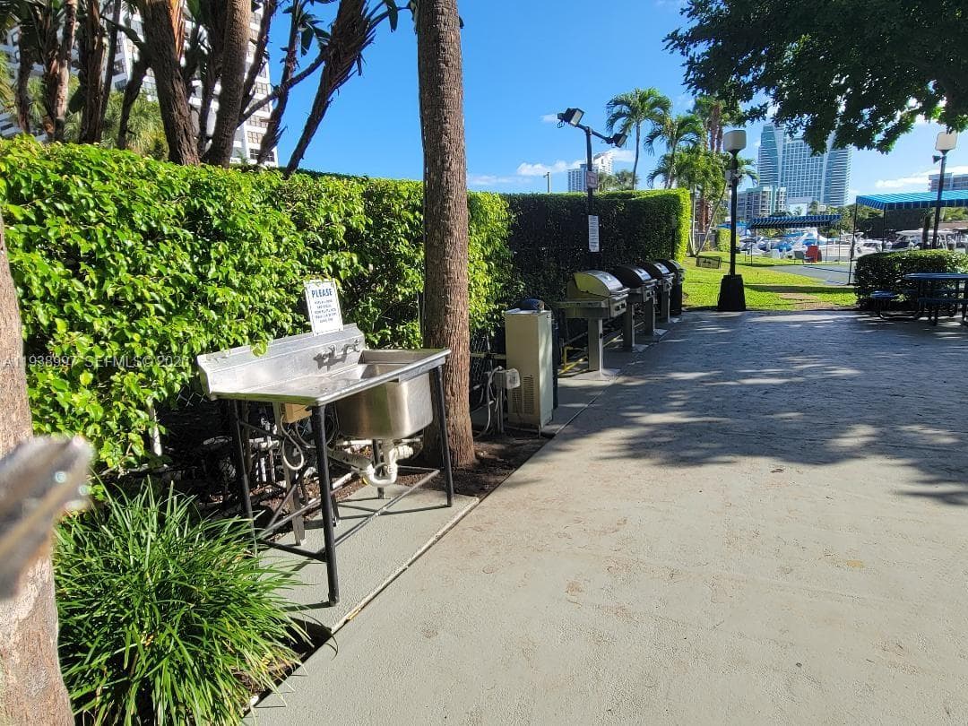 The Olympus Condo · #709 in Hallandale Beach - Photo 11