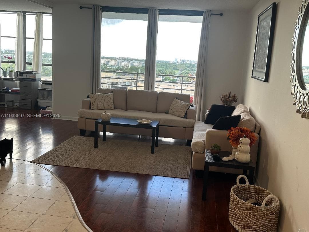 The Olympus Condo · #709 in Hallandale Beach - Photo 21