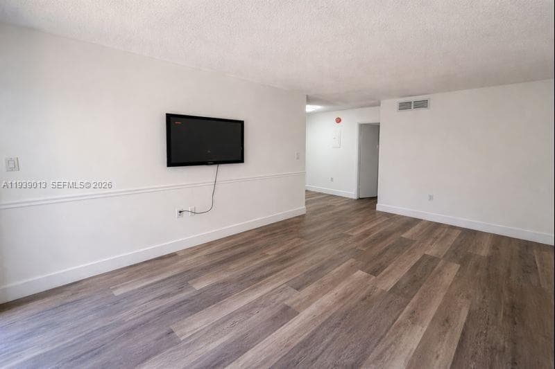 STAR PARADISE CONDO · #121 in Hallandale Beach - Photo 8