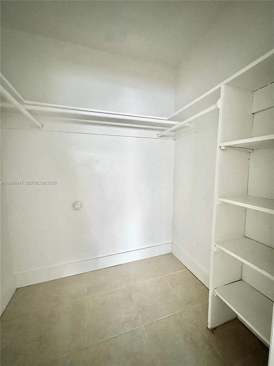 SUTTON HOUSE CONDO · #6 in North Miami - Photo 3