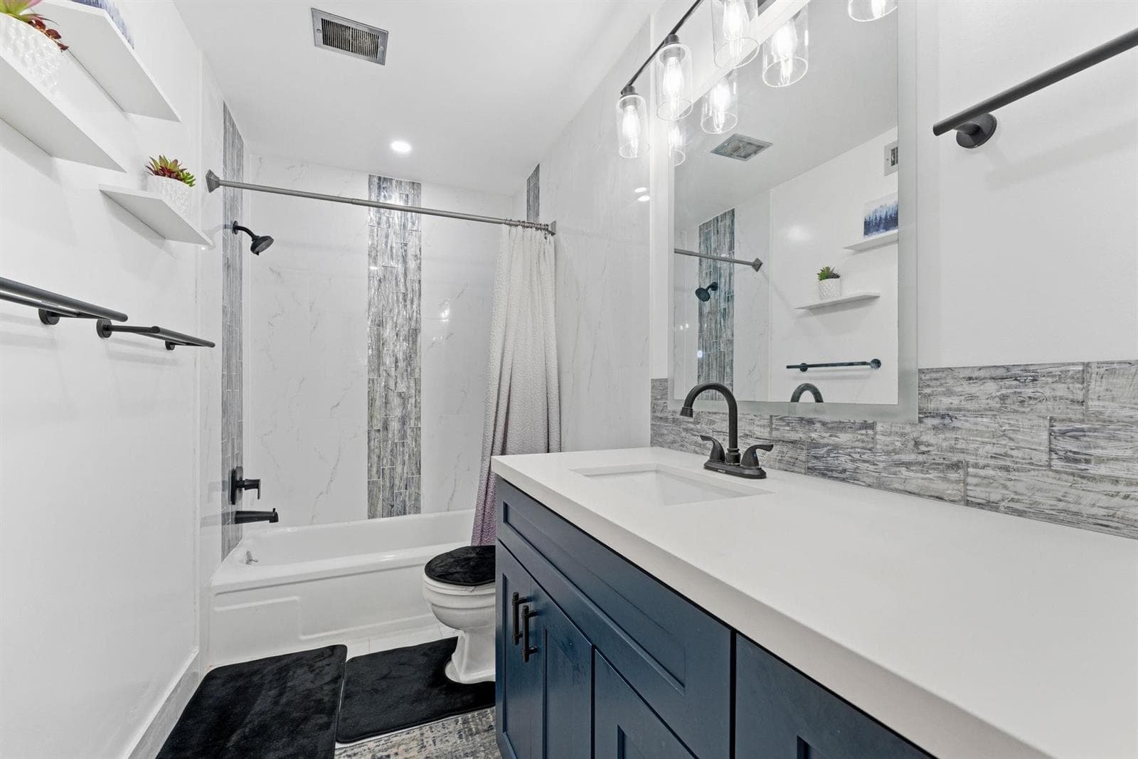 Principal Bathroom