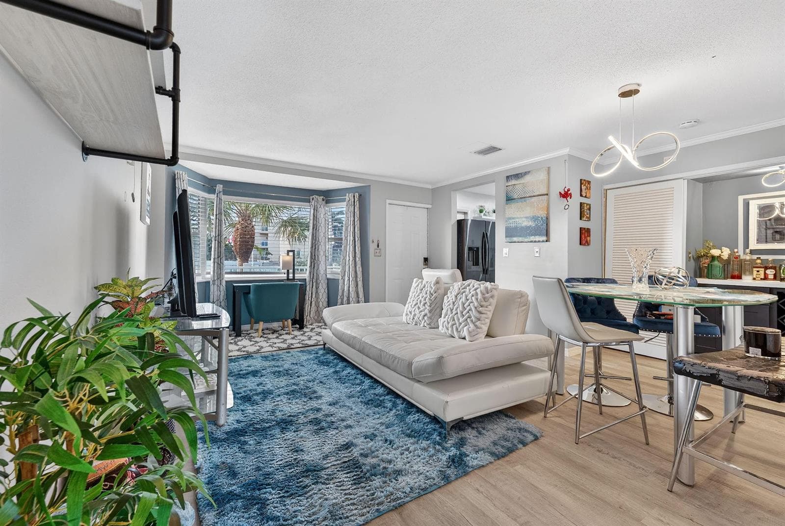 Living And Dinning Room