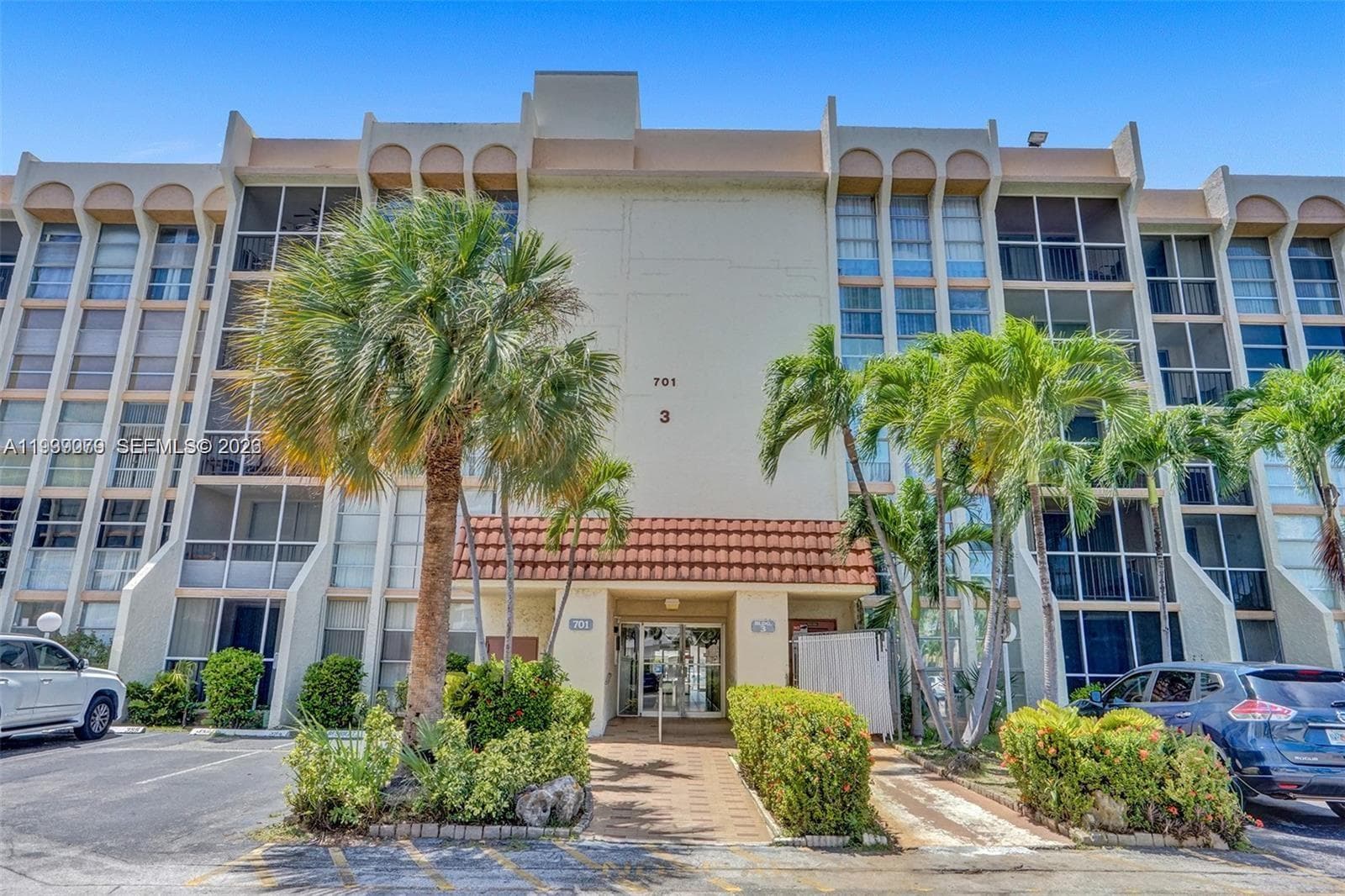 DESOTO PARK CONDO · #218 in Hallandale Beach - Photo 2