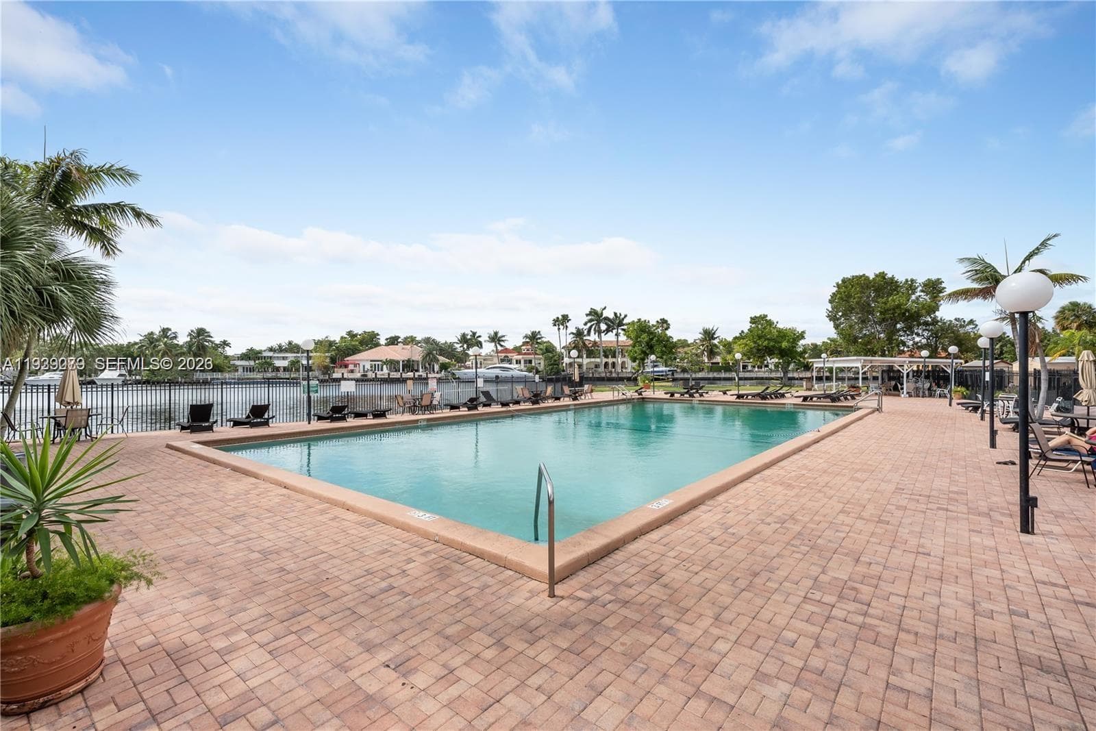DESOTO PARK CONDO · #218 in Hallandale Beach - Photo 42