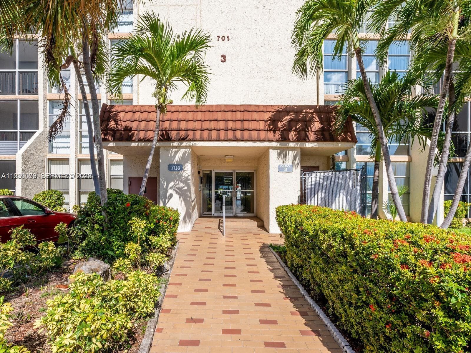 DESOTO PARK CONDO · #218 in Hallandale Beach - Photo 3