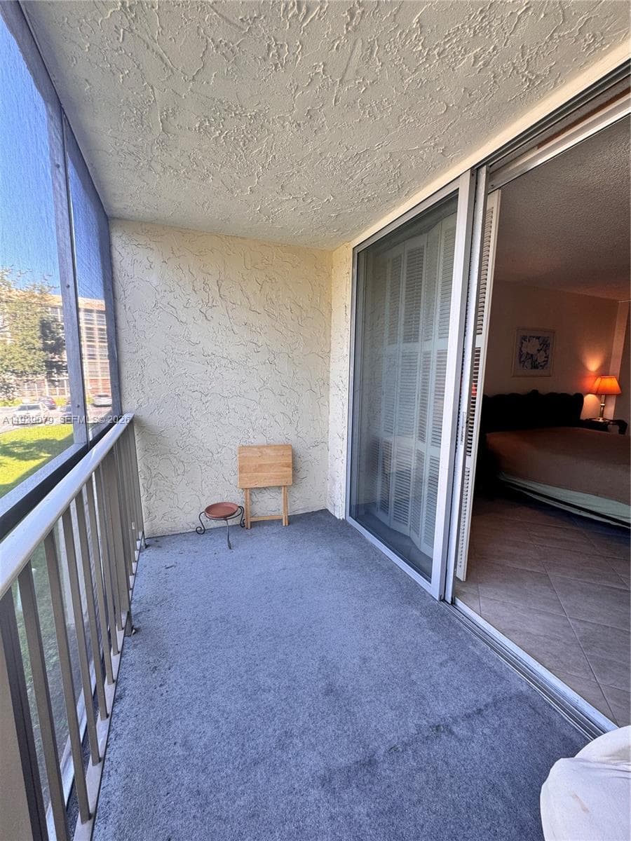 DESOTO PARK CONDO · #218 in Hallandale Beach - Photo 28