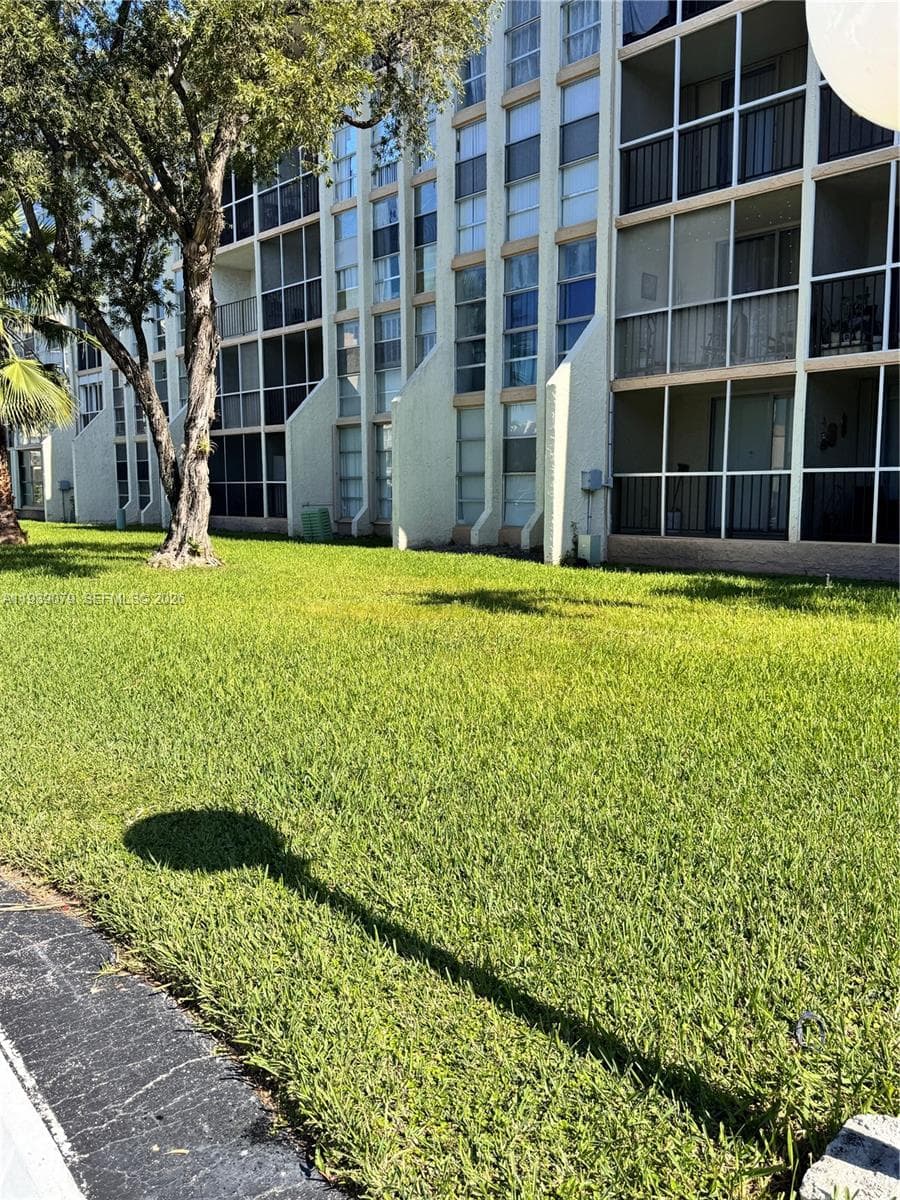 DESOTO PARK CONDO · #218 in Hallandale Beach - Photo 5