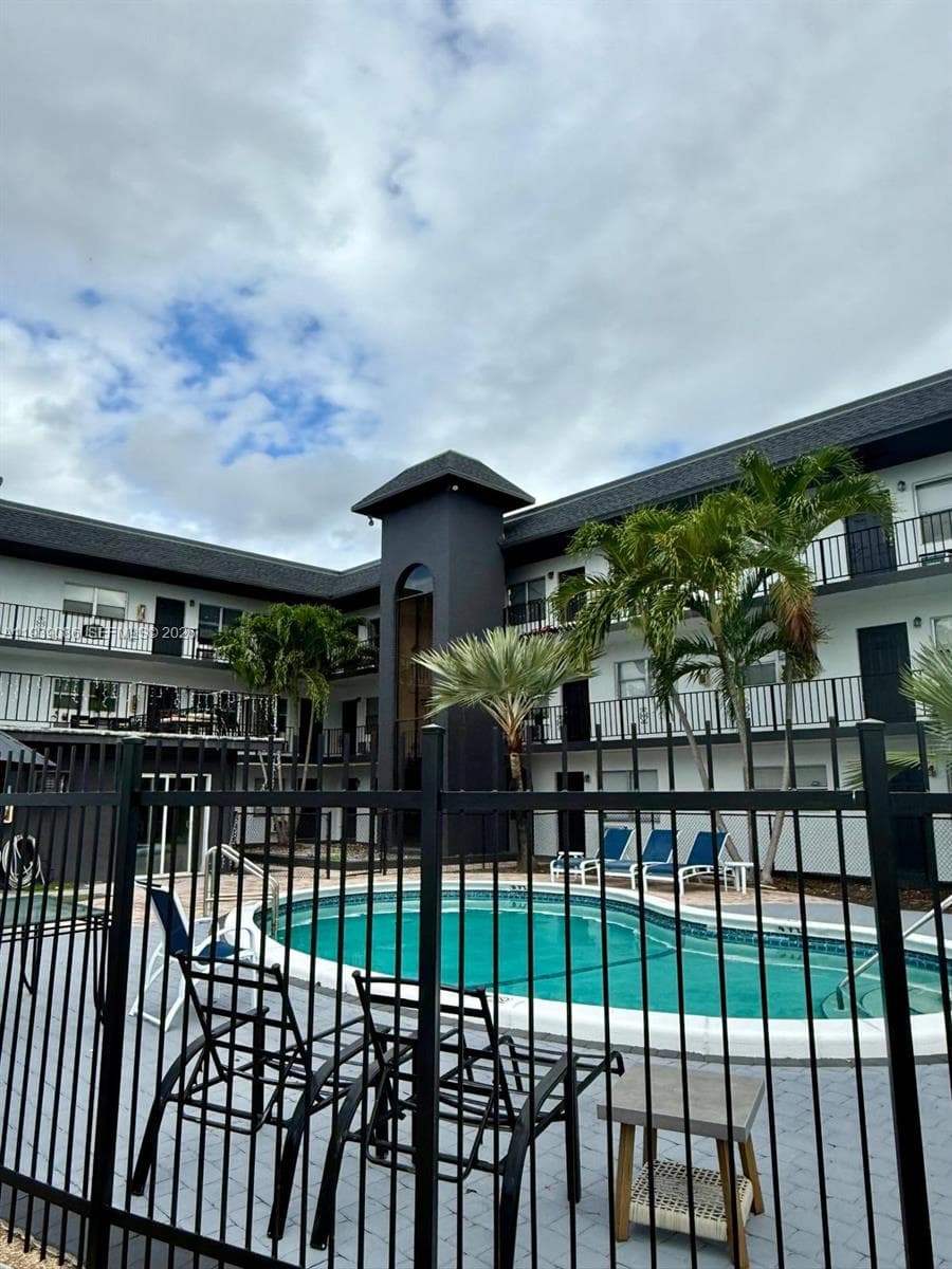 SOUTHDALE CONDO · #306 in Fort Lauderdale - Photo 4