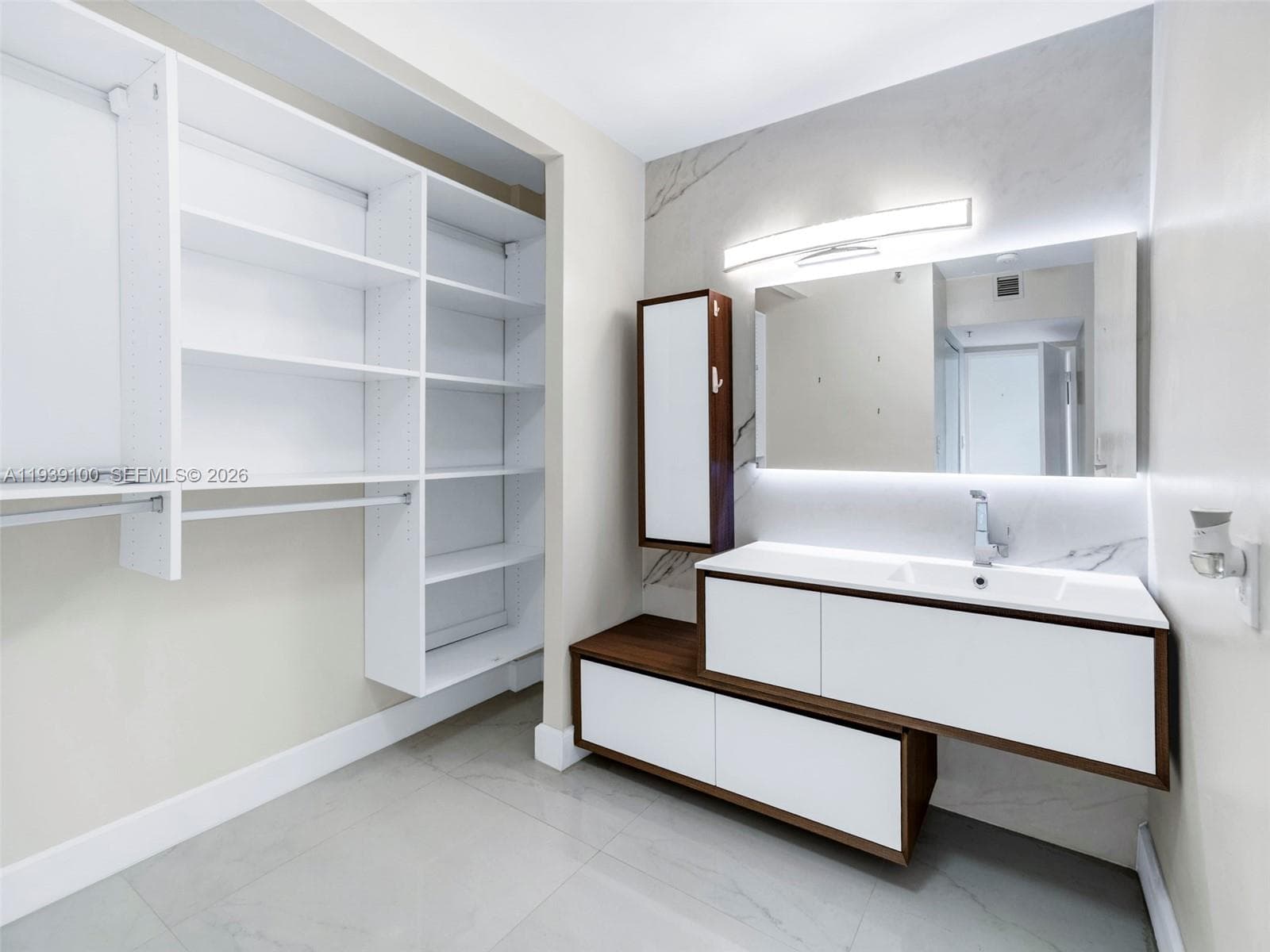 WATERVIEW CONDO · #432 in Aventura - Photo 10