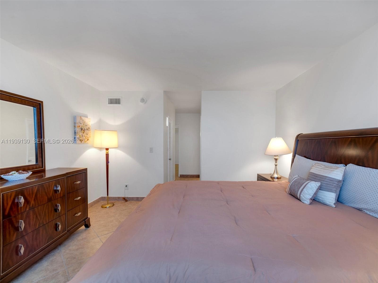 OCEANVIEW BUILDING B COND · #1020 in Sunny Isles Beach - Photo 8