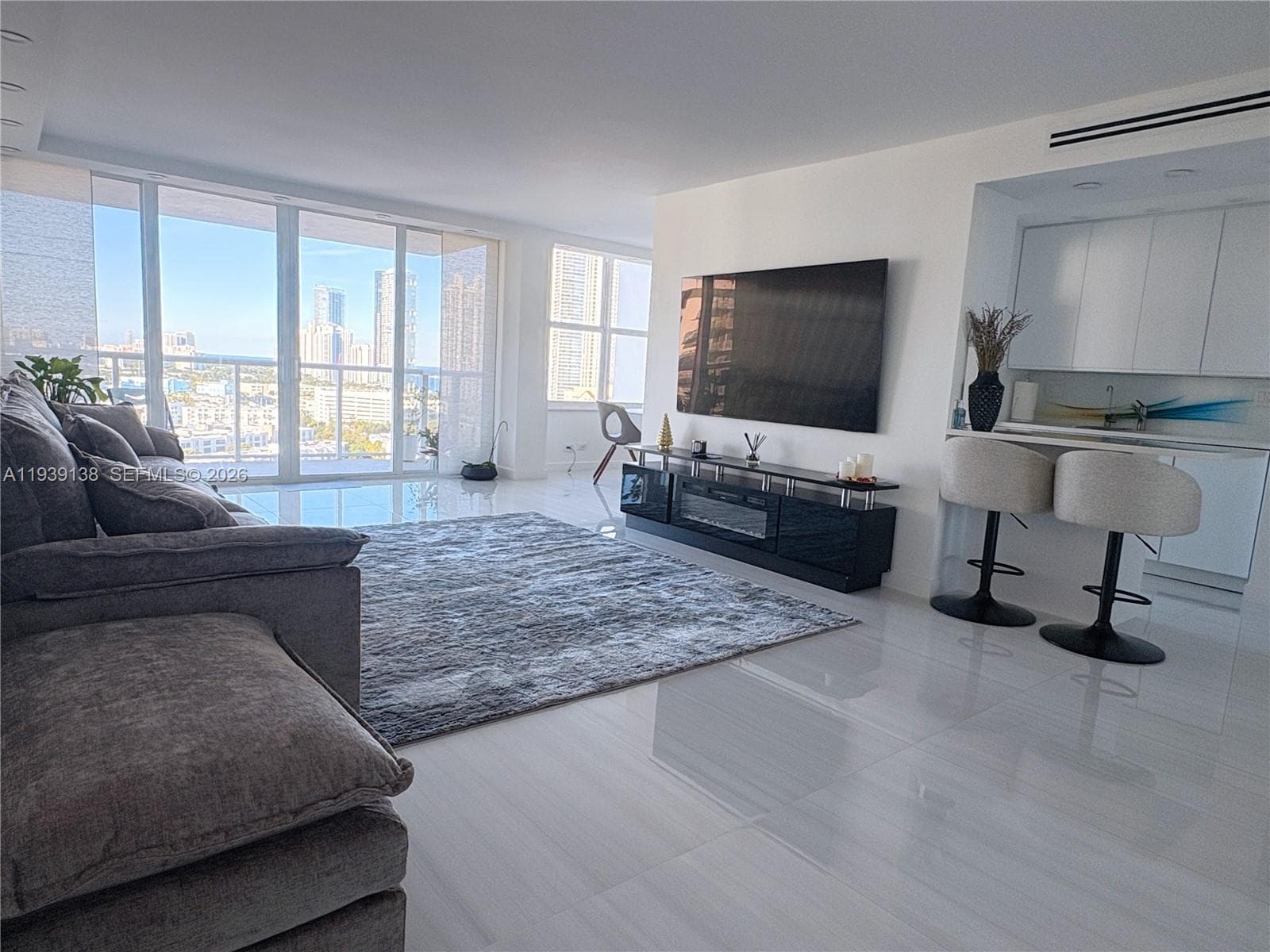 WINSTON TOWER 300 CONDO · #2205 in Sunny Isles Beach - Photo 3