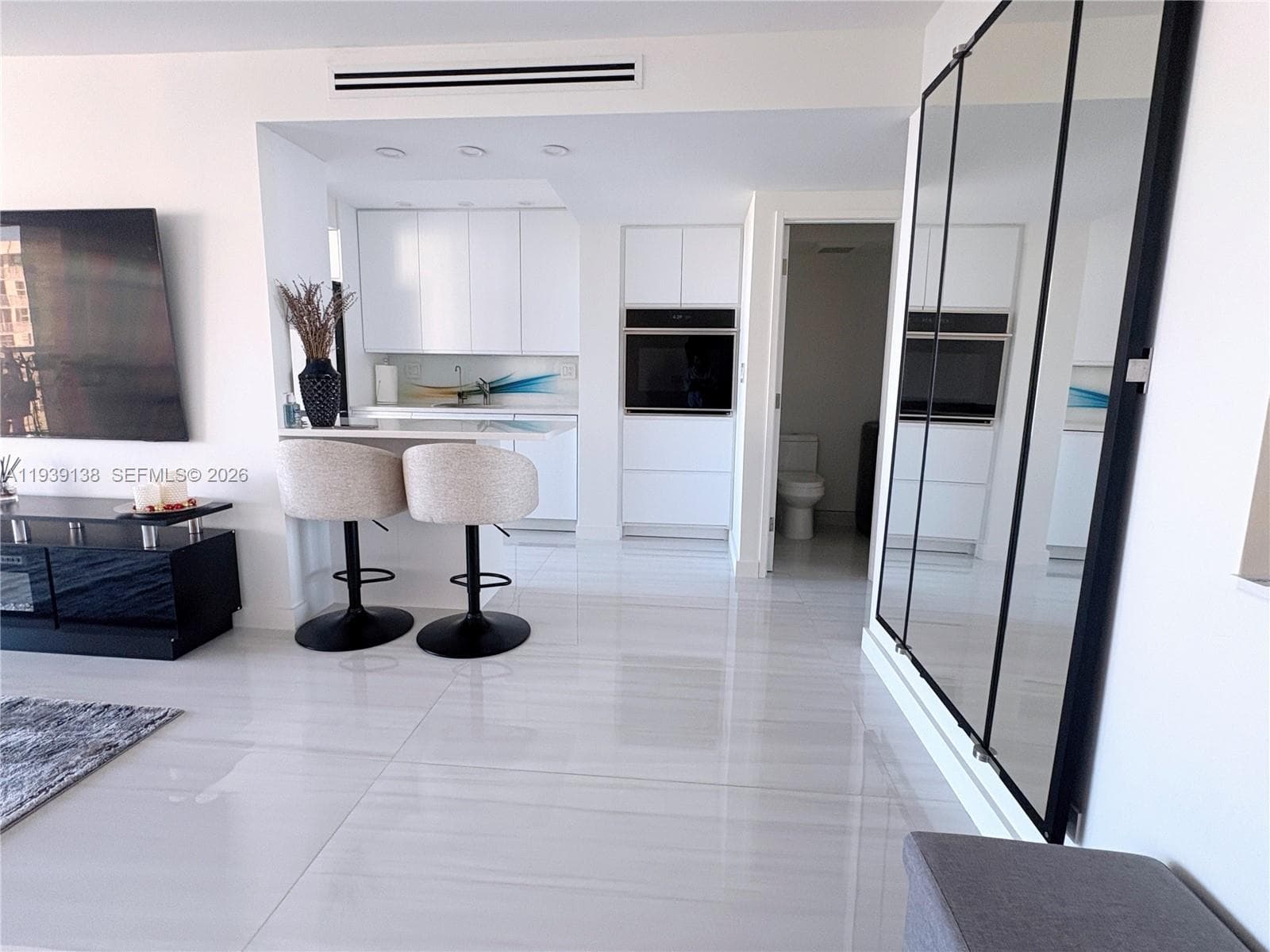 WINSTON TOWER 300 CONDO · #2205 in Sunny Isles Beach - Photo 4