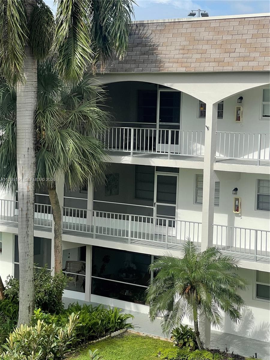 PARADISE VILLAS CONDO · #318-B in Hallandale Beach - Photo 8