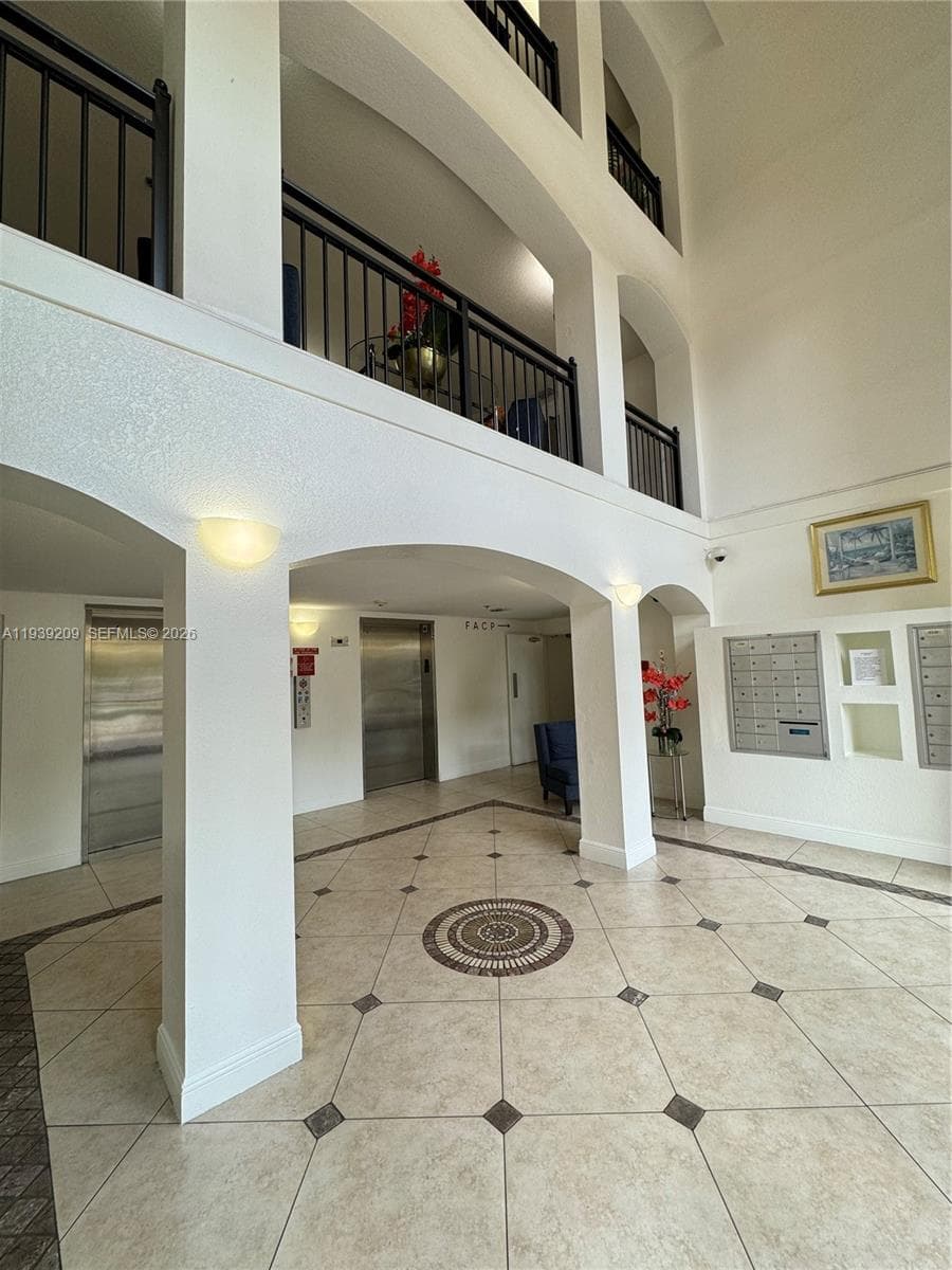 KEYSTONE COURTS CONDO · #E110 in Miami - Photo 3