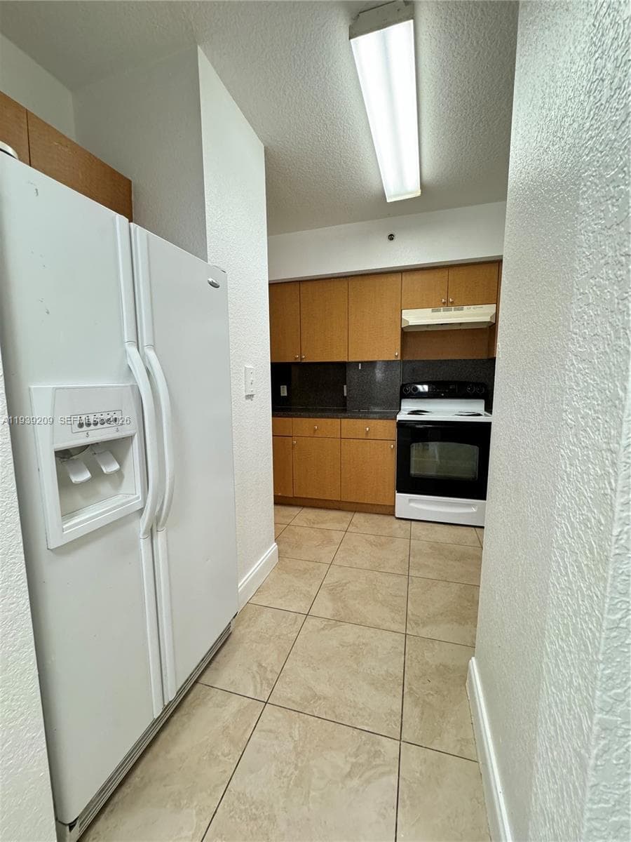 KEYSTONE COURTS CONDO · #E110 in Miami - Photo 11