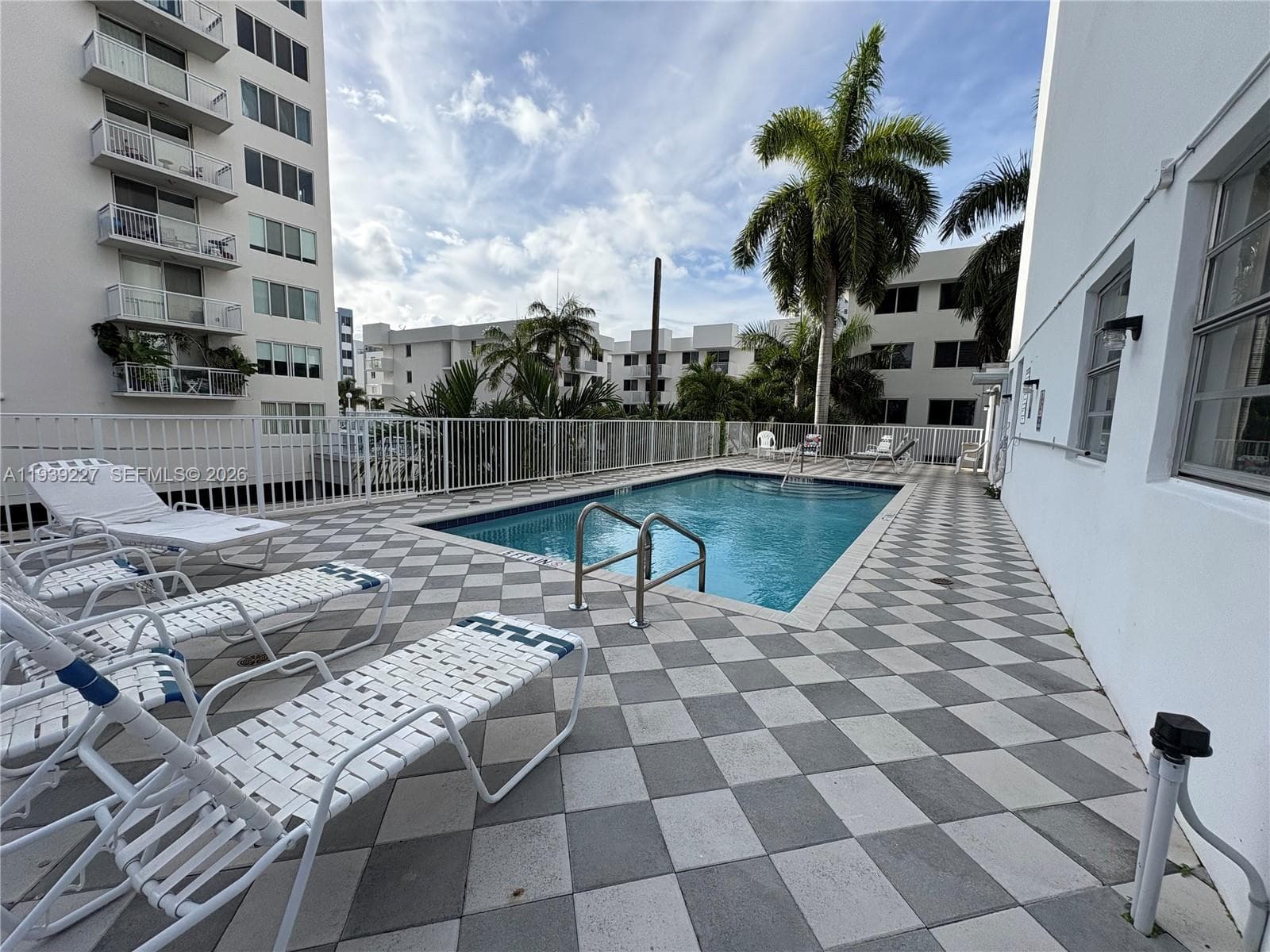 LINCOLN WEST TOWERS CONDO · #402 in Miami Beach - Photo 17