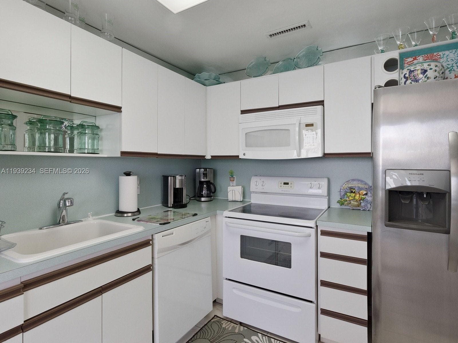 ALEXANDER TOWERS CONDO · #1514 in Hollywood - Photo 15