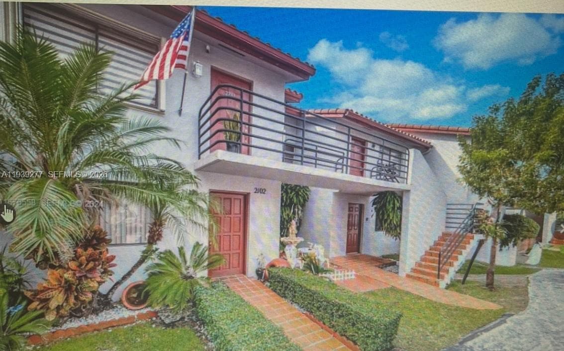 SOUTH LAKE VILLAGE CONDO · #203-2 in Miami - Photo 2