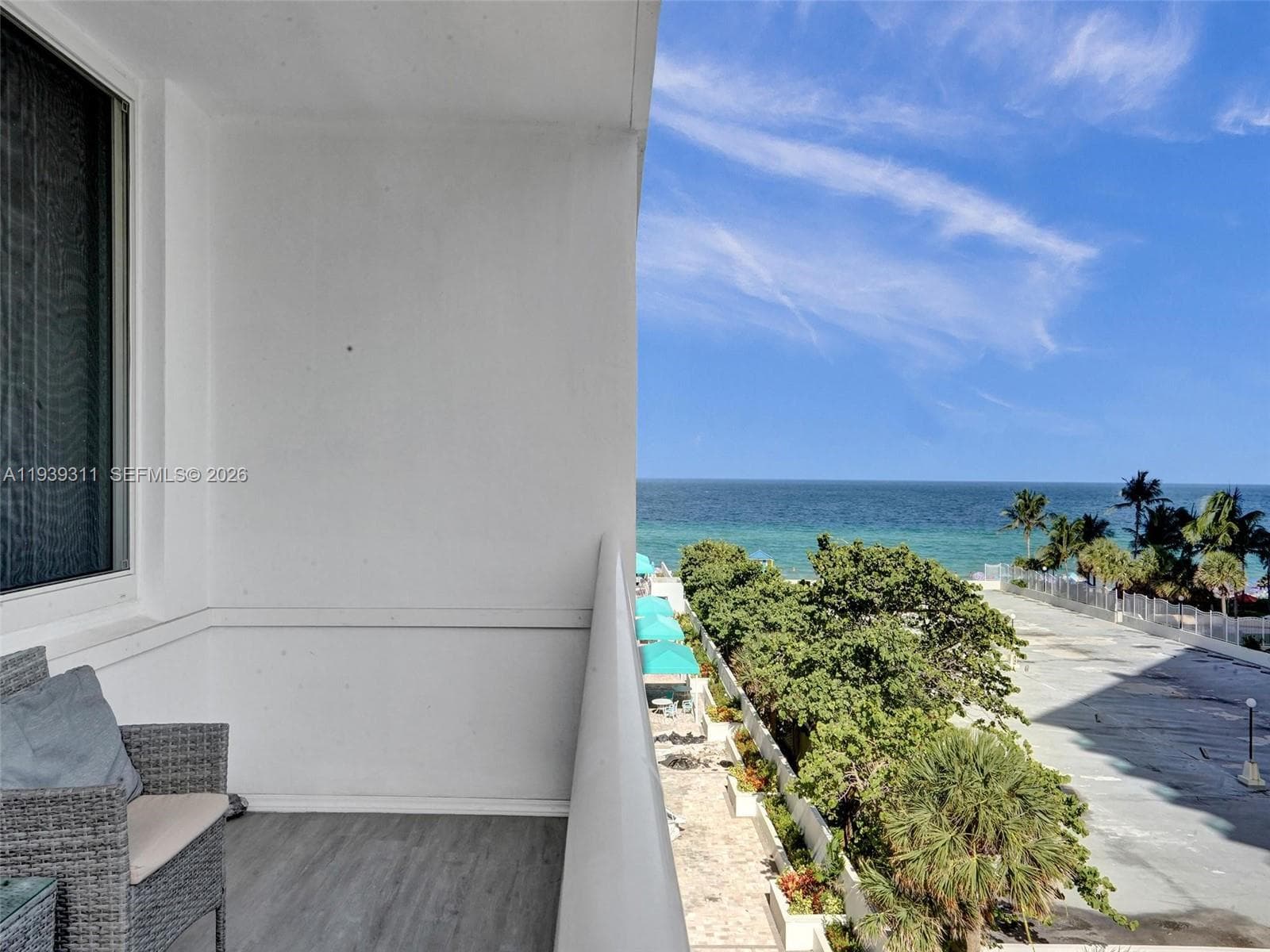 SEA AIR TOWERS · #520 in Hollywood - Photo 3