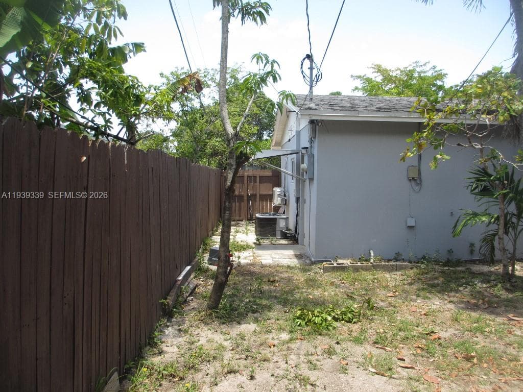 9900 SW 164th Ter photo 42