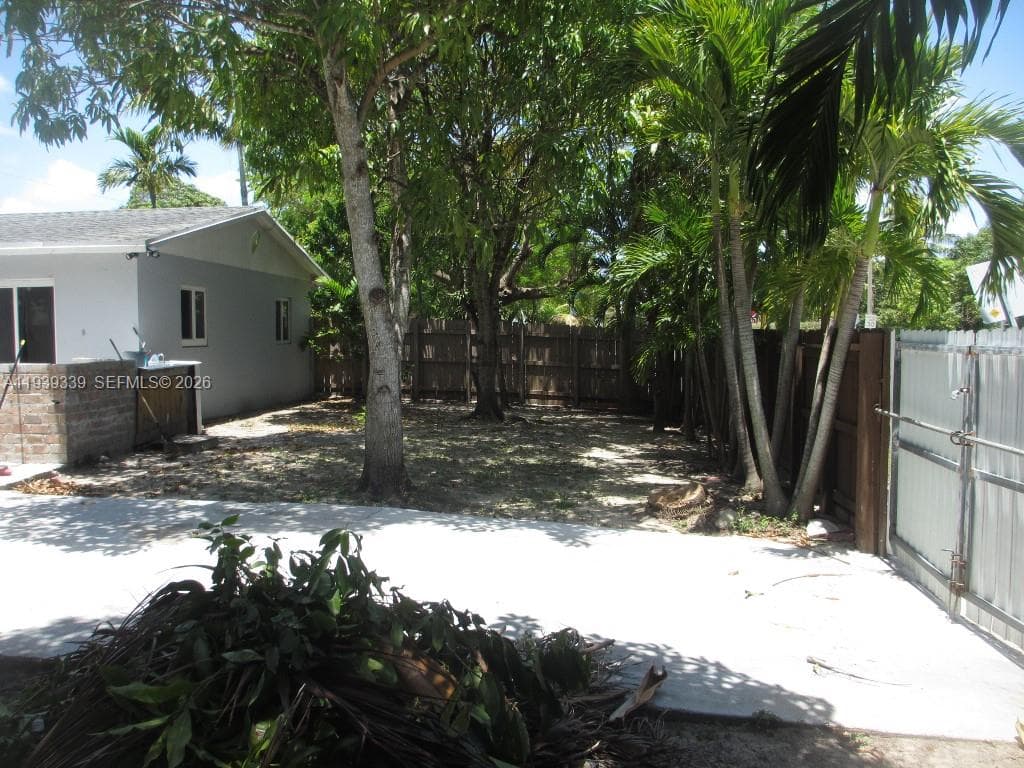 9900 SW 164th Ter photo 38