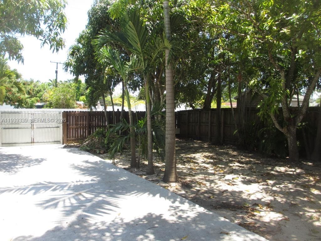 9900 SW 164th Ter photo 33