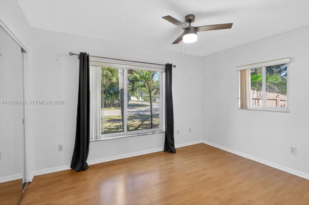 9900 SW 164th Ter photo 11