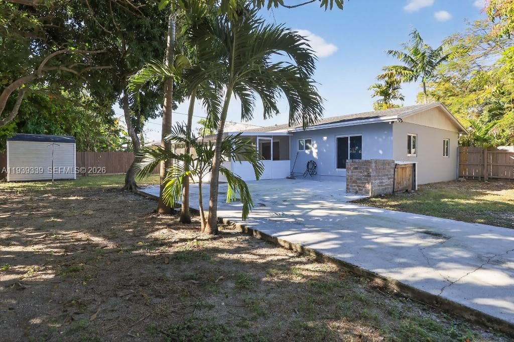 9900 SW 164th Ter photo 4