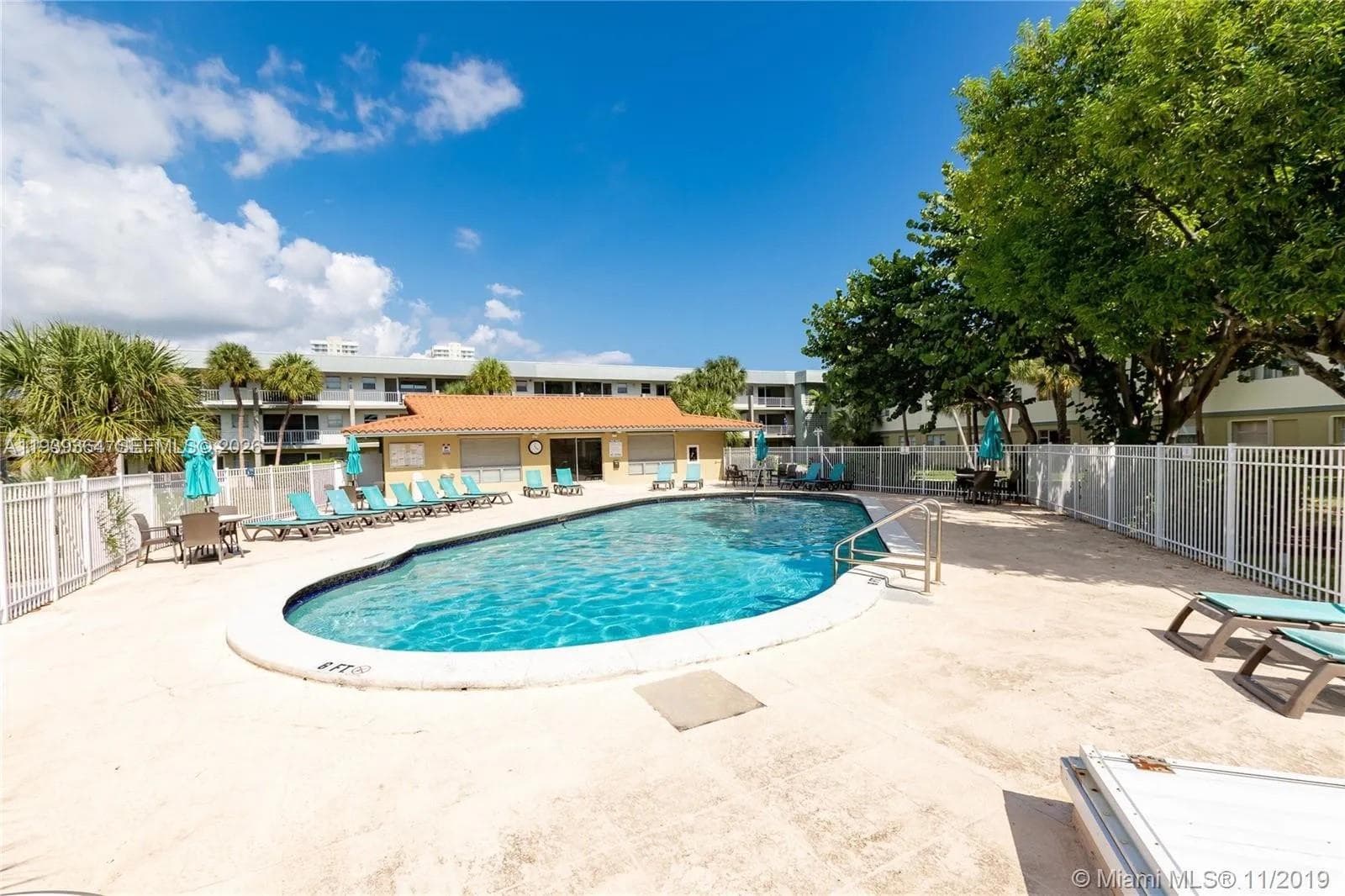 PARADISE BY THE SEA CONDO · #102 in Hallandale Beach - Photo 19