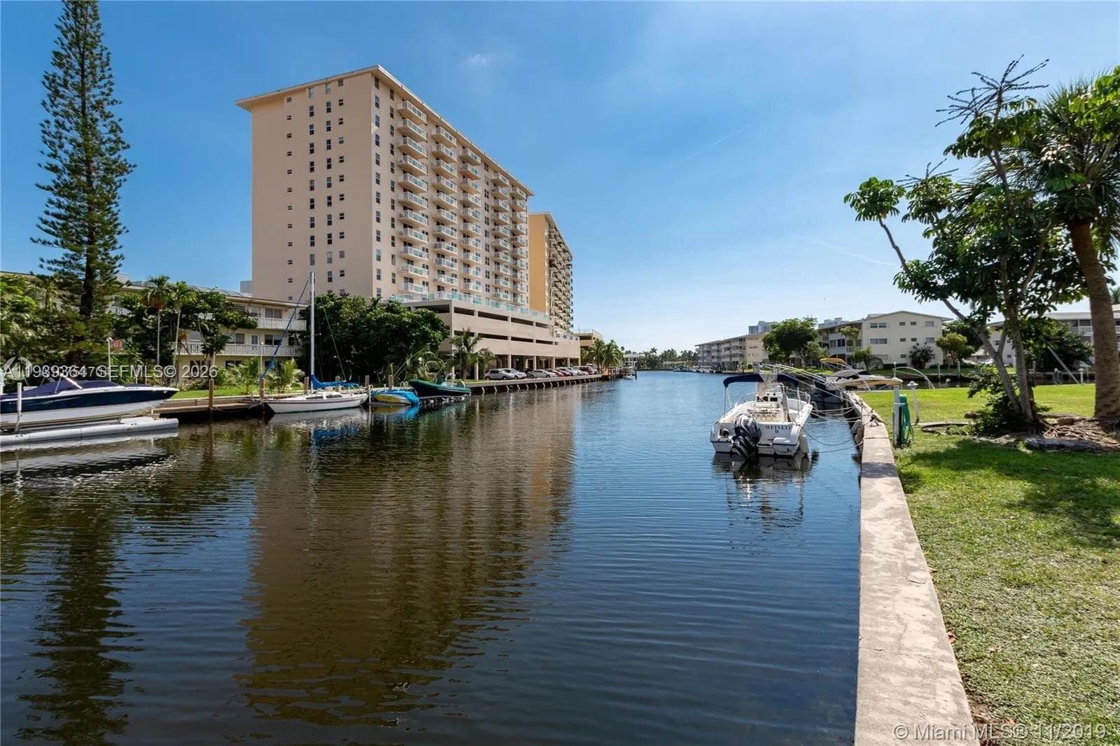 PARADISE BY THE SEA CONDO · #102 in Hallandale Beach - Photo 21