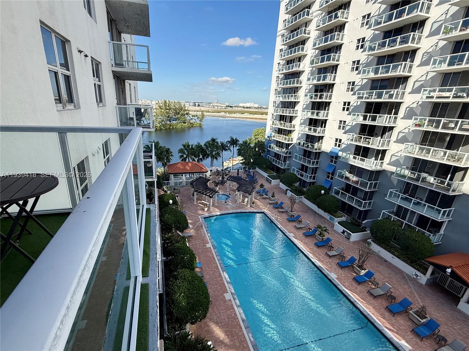 Blue Lagoon condominium · #906 in Miami - Photo 13