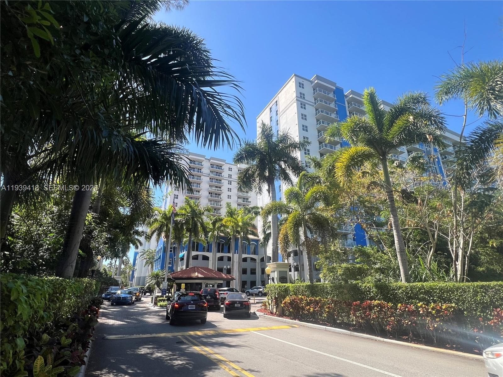 Blue Lagoon condominium · #906 in Miami - Photo 26