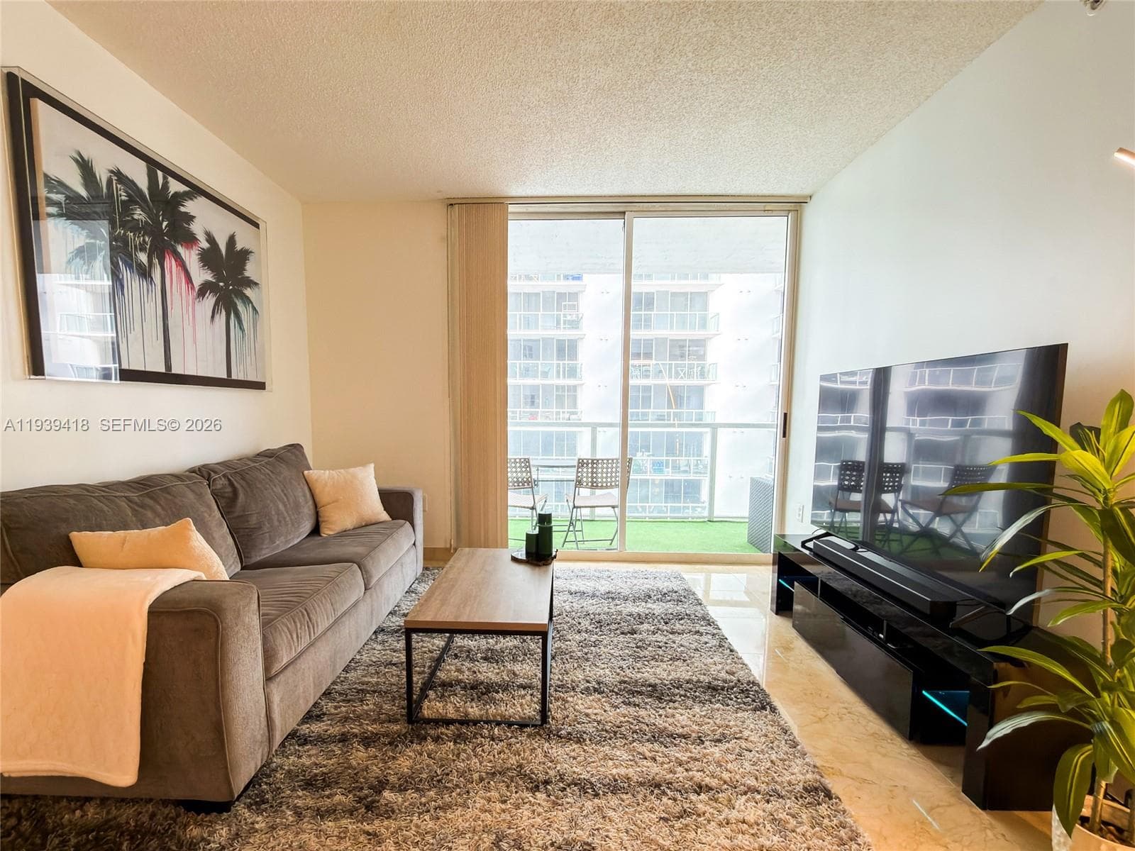 Blue Lagoon condominium · #906 in Miami - Photo 3