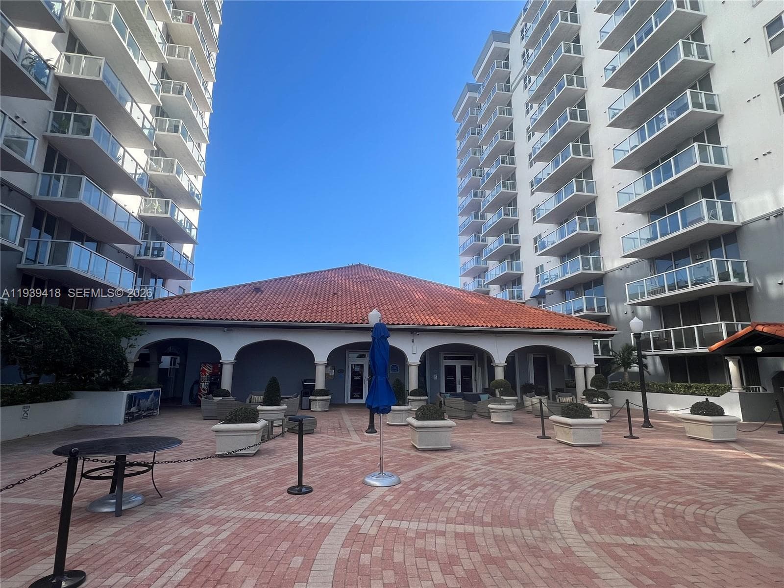Blue Lagoon condominium · #906 in Miami - Photo 28