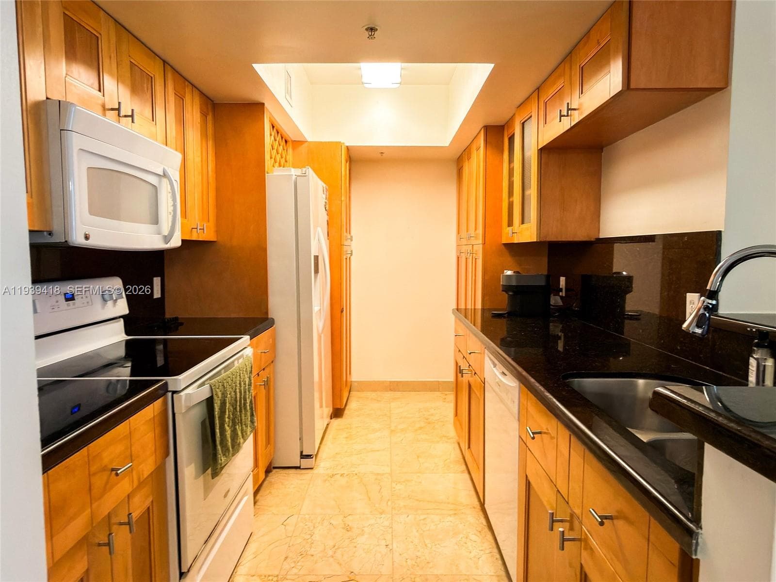 Blue Lagoon condominium · #906 in Miami - Photo 5