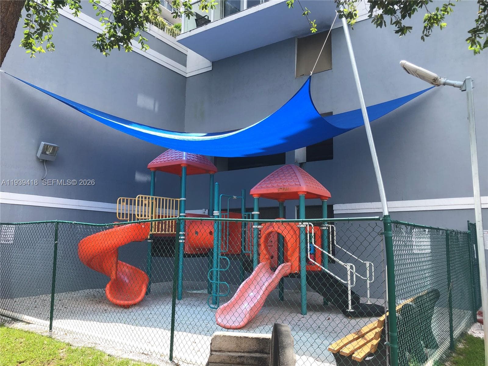 Blue Lagoon condominium · #906 in Miami - Photo 19