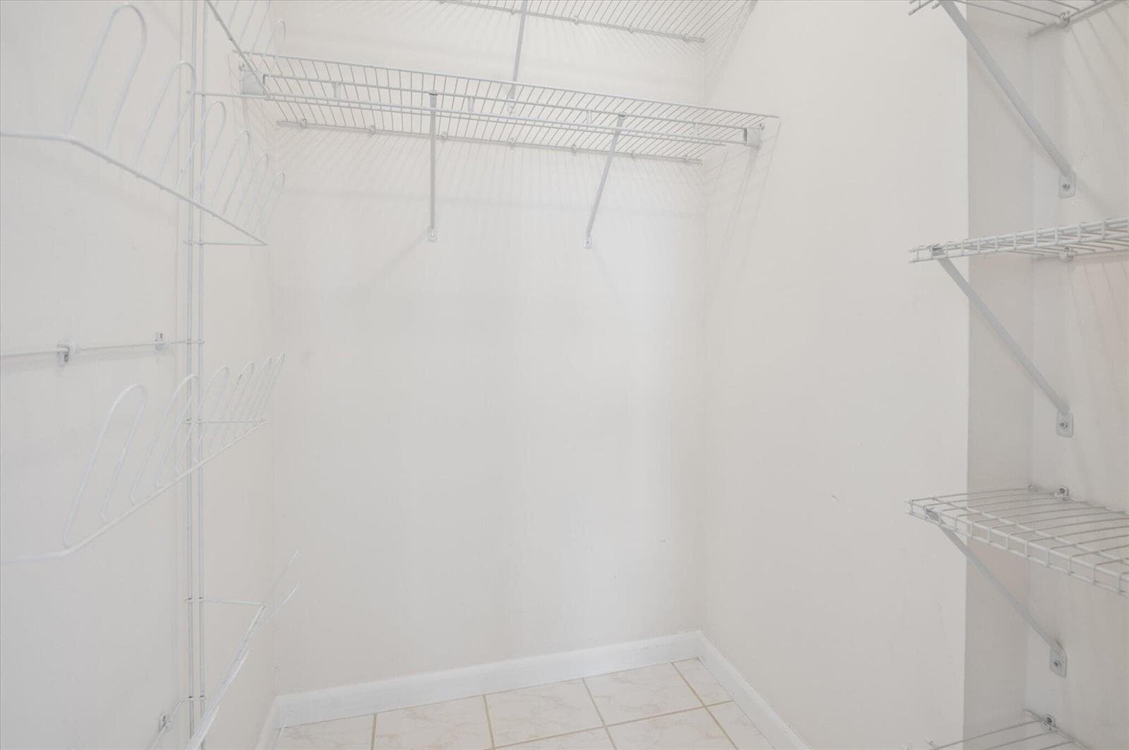 09-Carbonara-720 Orton Ave #607-9