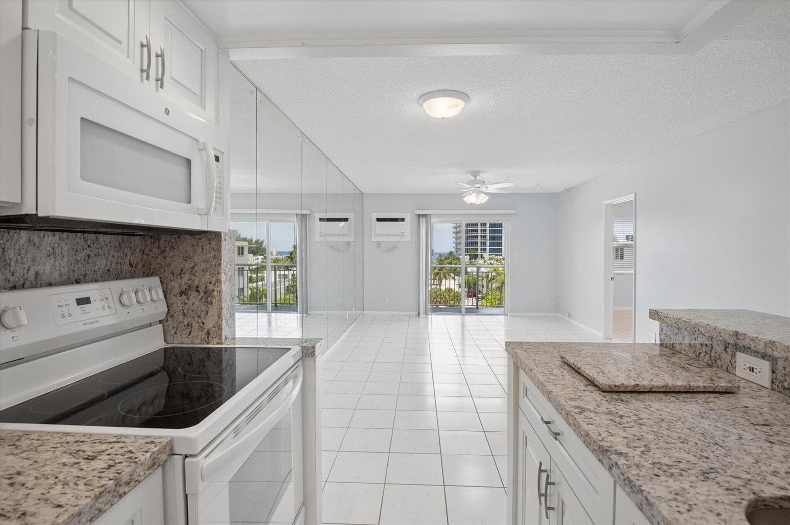 06-Carbonara-720 Orton Ave #607-6