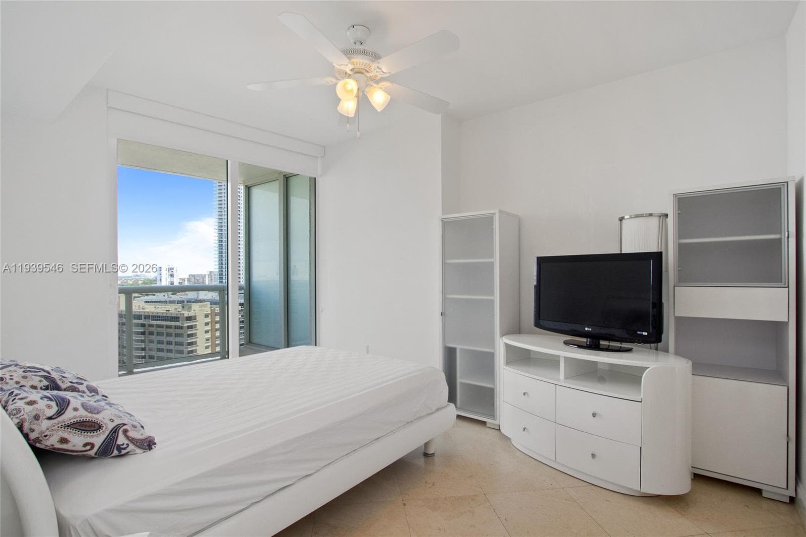 BEACH CLUB ONE · #1608 in Hallandale Beach - Photo 17