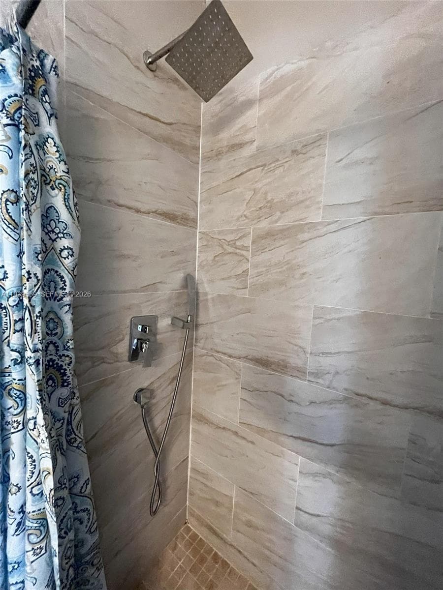 WINDSOR PLAZA CONDO · #301 in Miami Beach - Photo 8