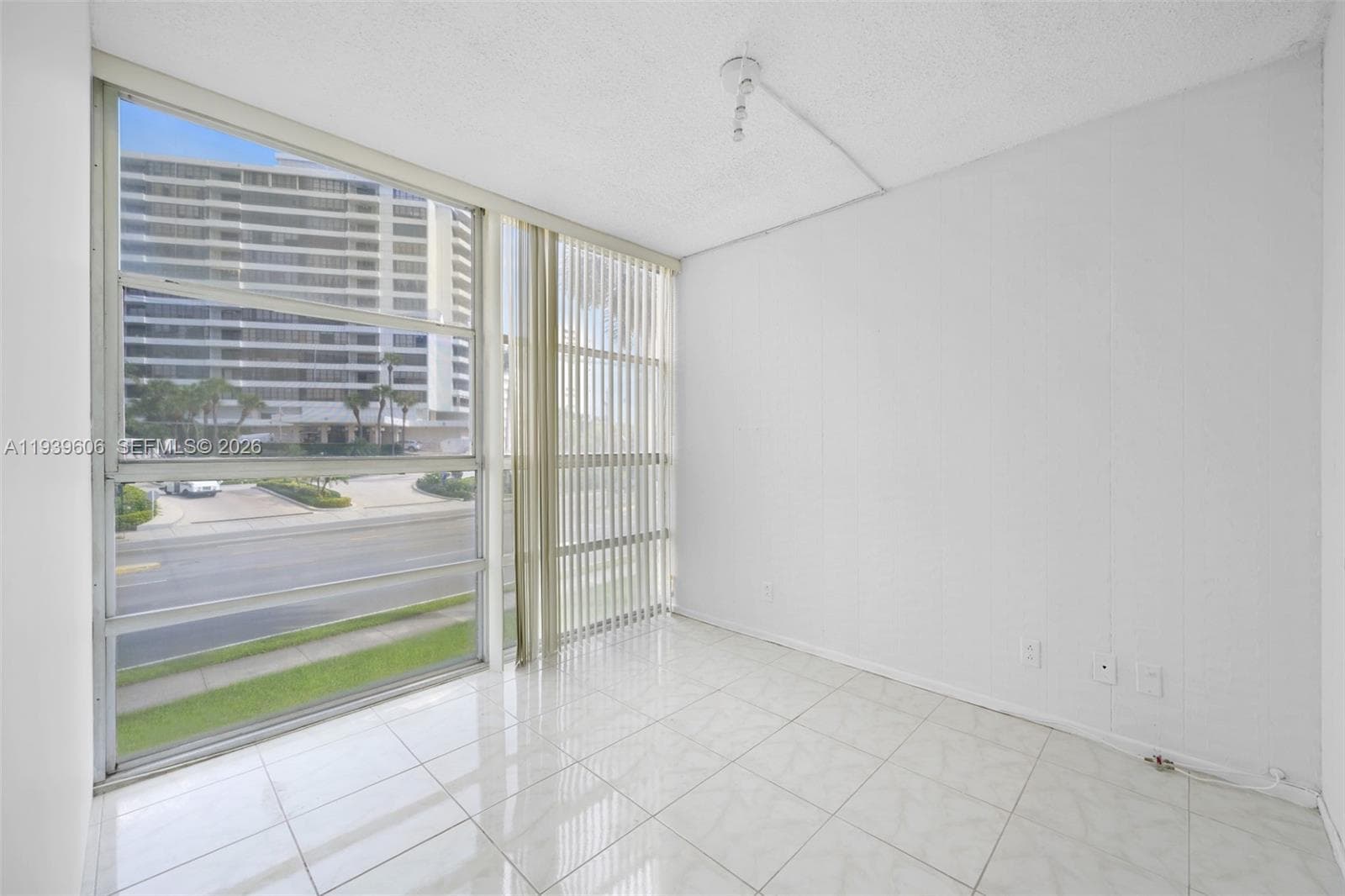DESOTO PARK CONDO · #220 in Hallandale Beach - Photo 6